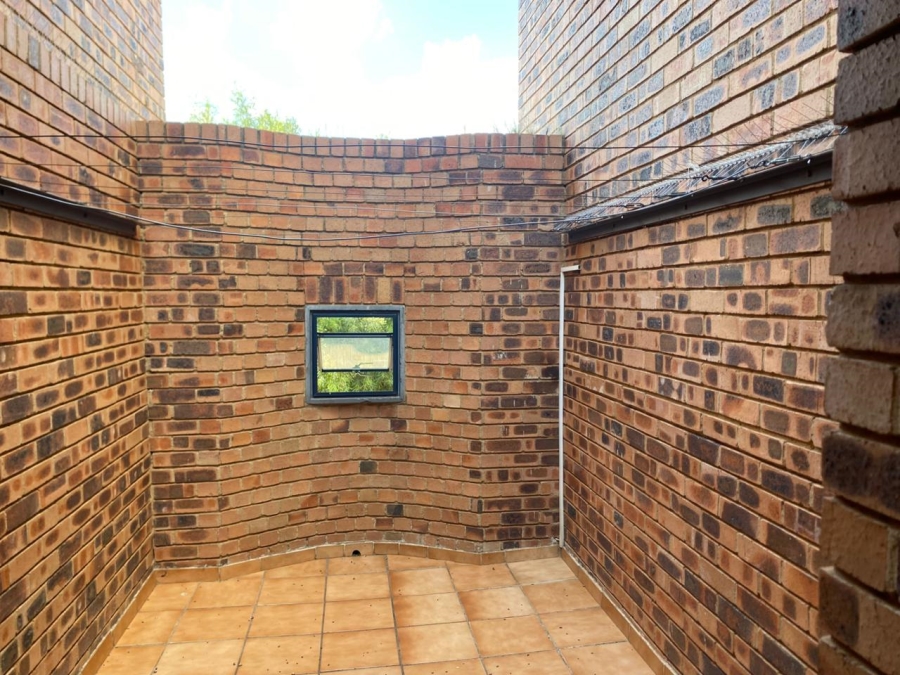 1 Bedroom Property for Sale in Dassie Rand North West